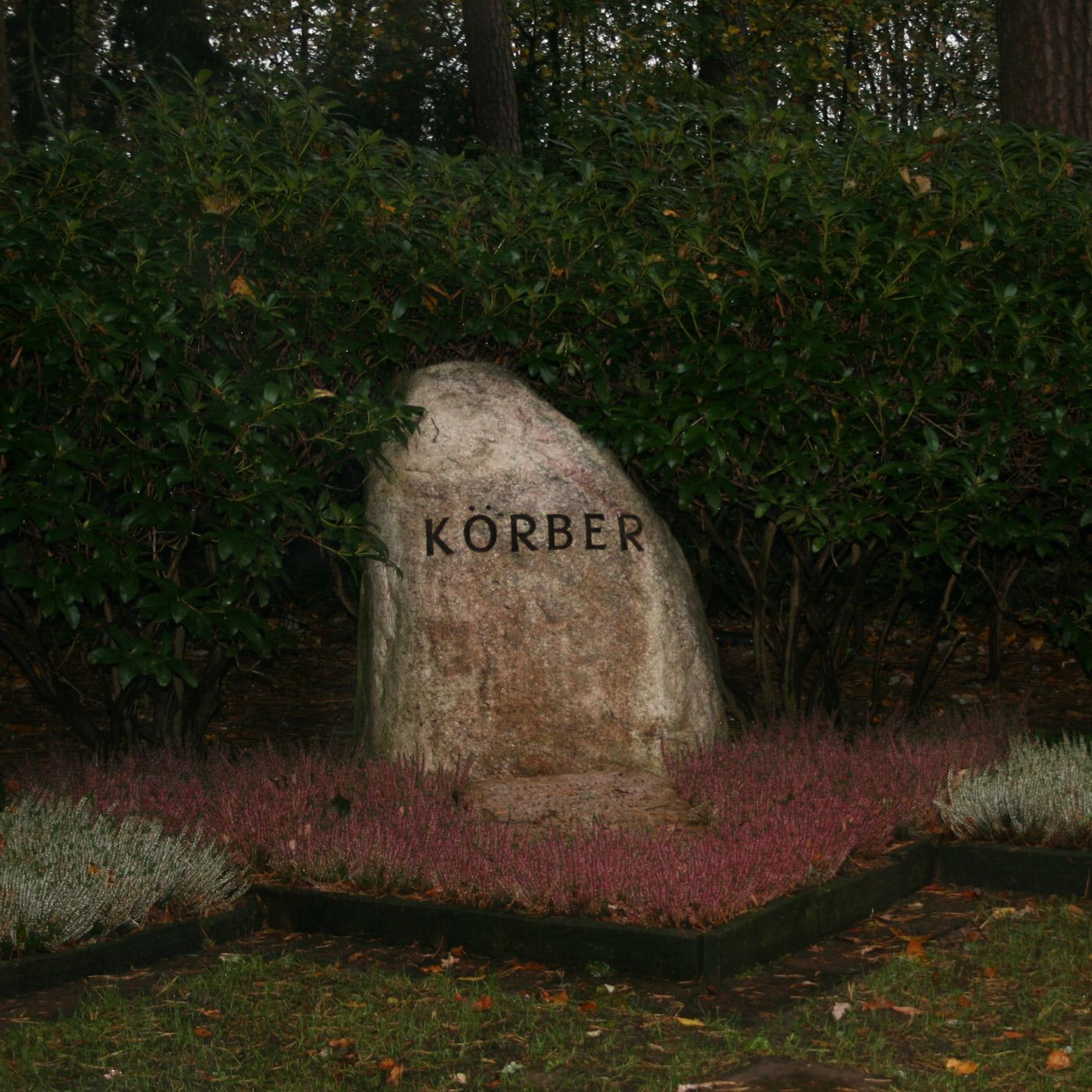 Grabstätte von Kurt A. Körber auf Friedhof Bergedorf